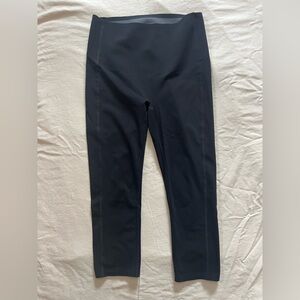 SPANX Seamless Black Leggings. High waist. tummy control.